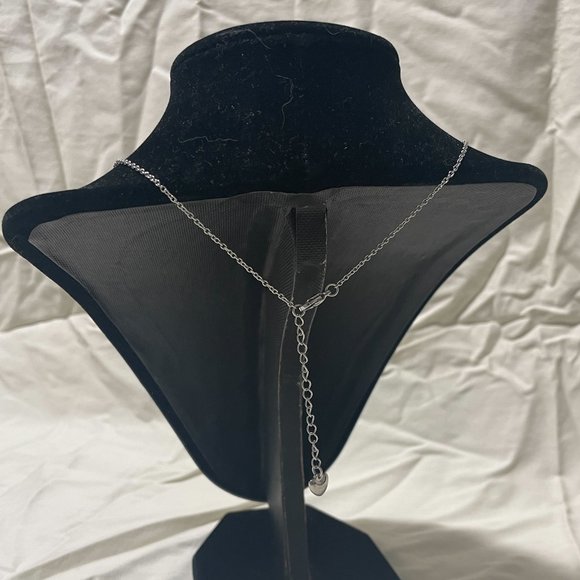 Tocara Illianore Set of Earrings and Necklace | C$28 - Picture 5 of 7